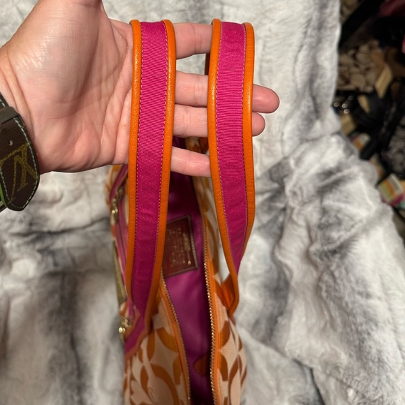 Coach - Orange Poppy Tote - Optic C Print - EUC With two Hangtags - CLEAN - Picture 8 of 14